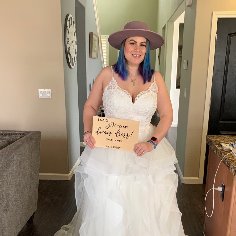 Wedding Dress - Picture 2 of 5